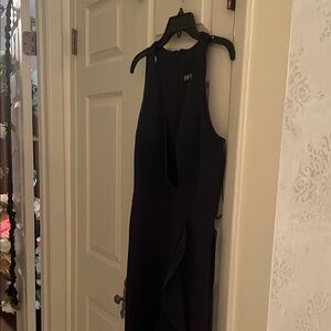 V-neck elegant navy blue evening gown. Size 16